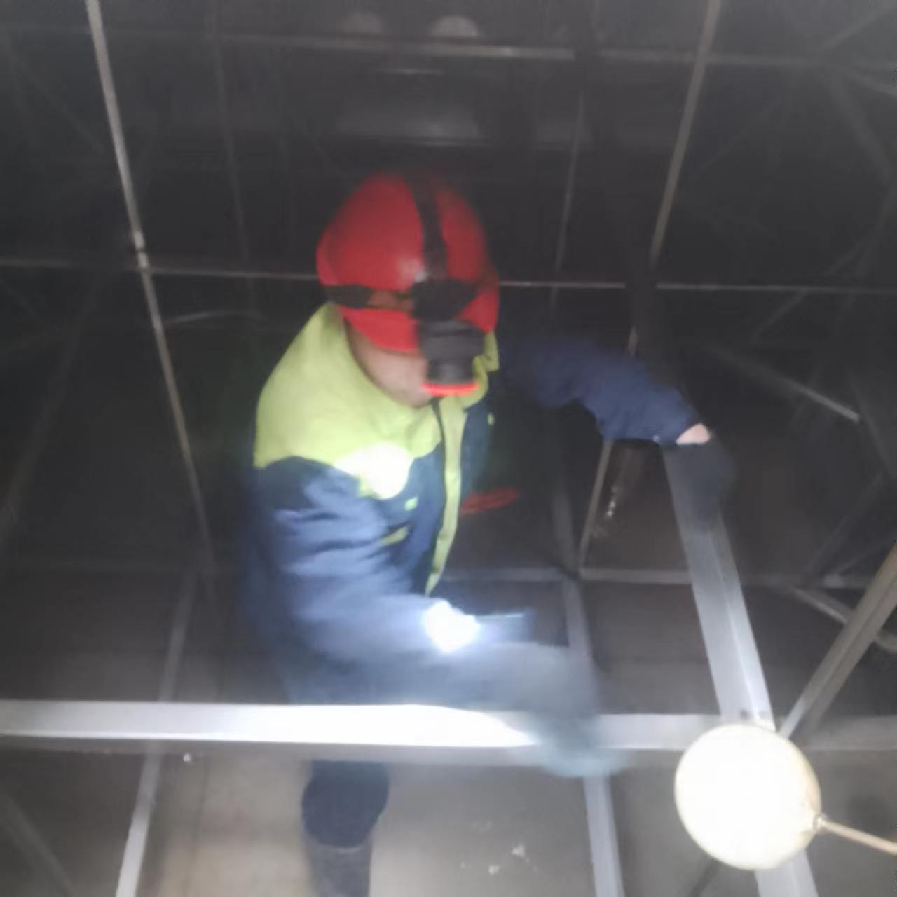 松江九亭清洗水箱公司 顾戴路物业小区水箱清洗