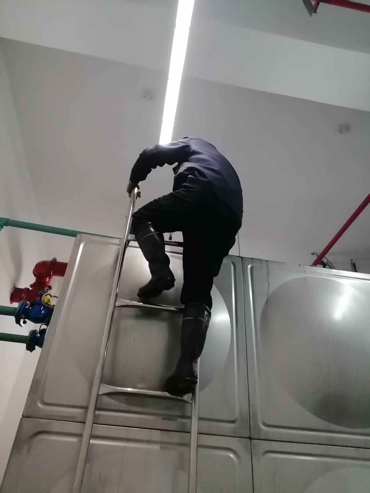 松江学校水箱清洗 学校不锈钢水箱清洗